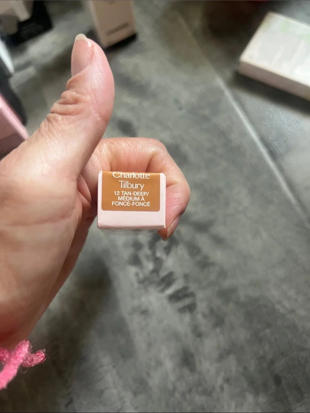 Charlotte Tilbury light pink